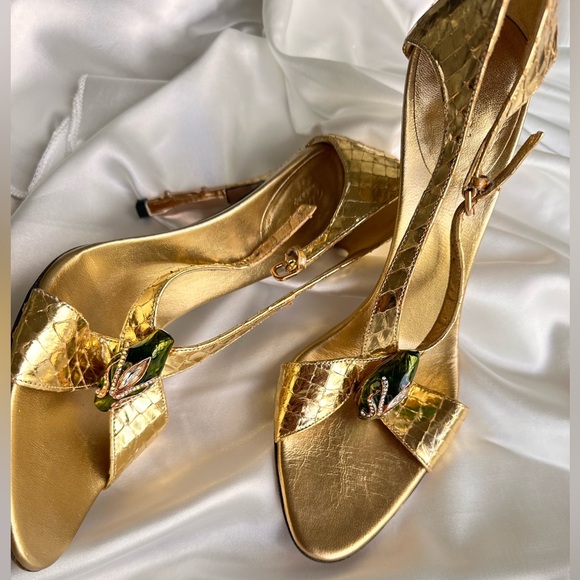 GUCCI x TOM FORD VINTAGE GOLD EMERALD enamel SNAKE HEAD SANDALS. - Picture 2 of 12